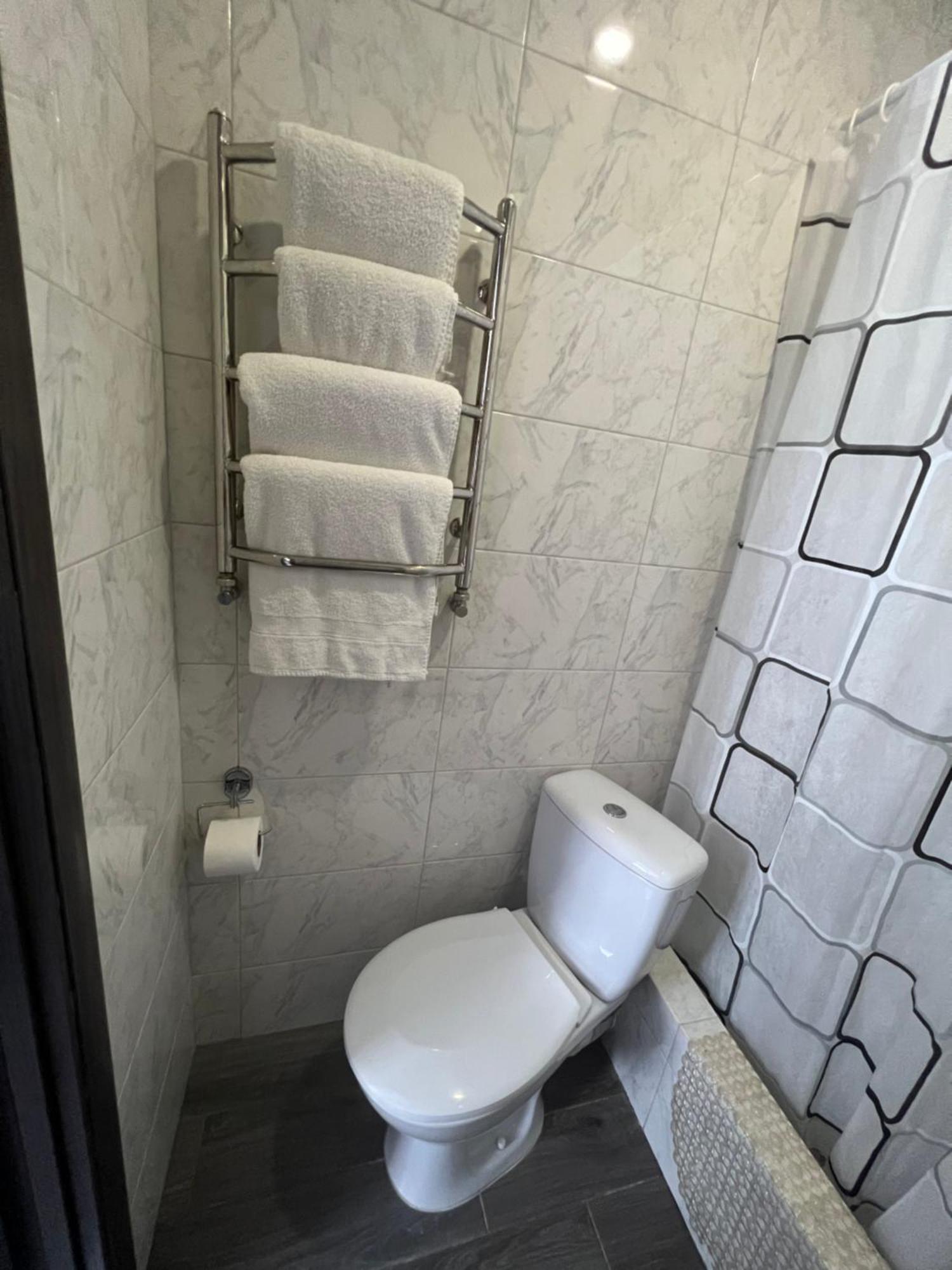 Guest House Max Khmelʼnytsʼkyy エクステリア 写真